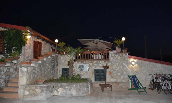 Montincello Apartment | Homerez - Cosy apartment with terrace and garden in Vieste