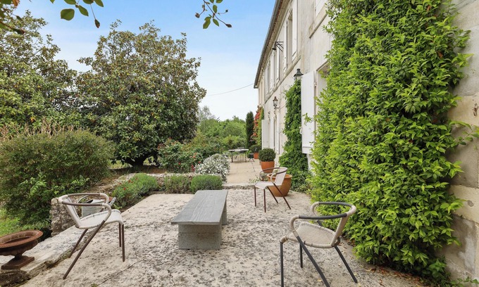 Julienne House | Homerez - Countryside Retreat in Julienne