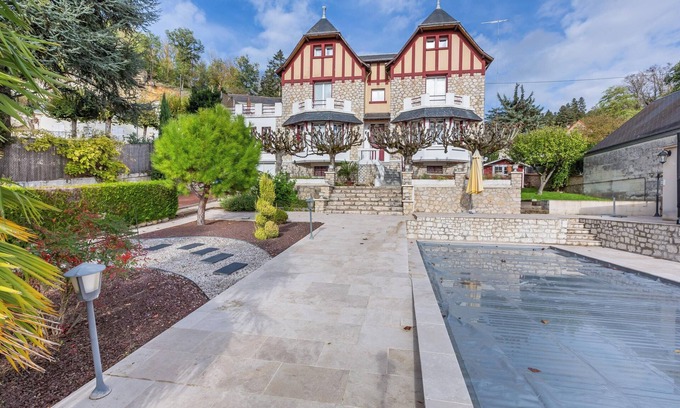 Bourre Villa | Homerez - Elegant Villa in Bourré with Private Pool