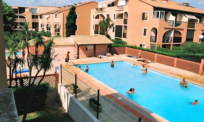 Les Arenes Apartment | Homerez - Flat Canet-en-Roussillon.