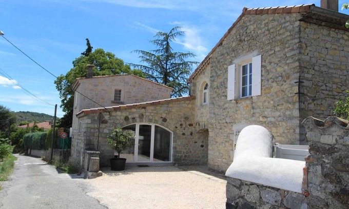 Villeneuve-de-Berg House | Homerez - House in Villeneuve-de-Berg