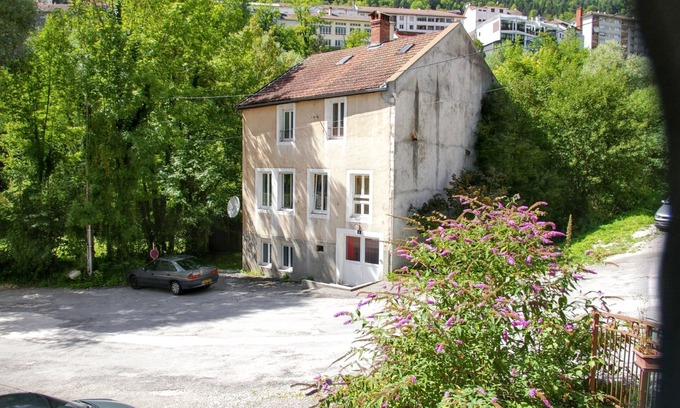 Saint-Claude House | Homerez - House, river view, Saint-Claude