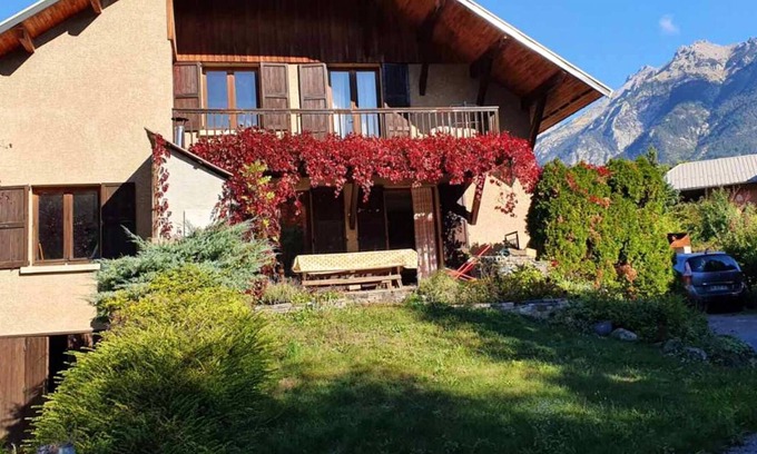 Guillestre Ski Chalet | Homerez - Large cottage With mountain view and balcony