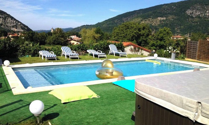 Foix Villa | Homerez - Refined Villa in Foix with Private Pool and Jacuzzi