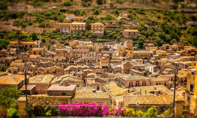 Ragusa Apartment | Homerez - Spacious apartement 19 km away from the beach for 6 ppl. at Cimillà