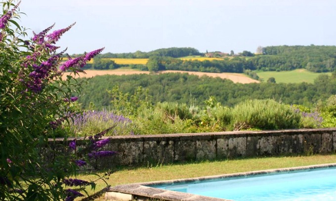 La Croix-Blanche Villa | Homerez - Villa for 15 ppl. with swimming-pool and terrace at La Croix-Blanche