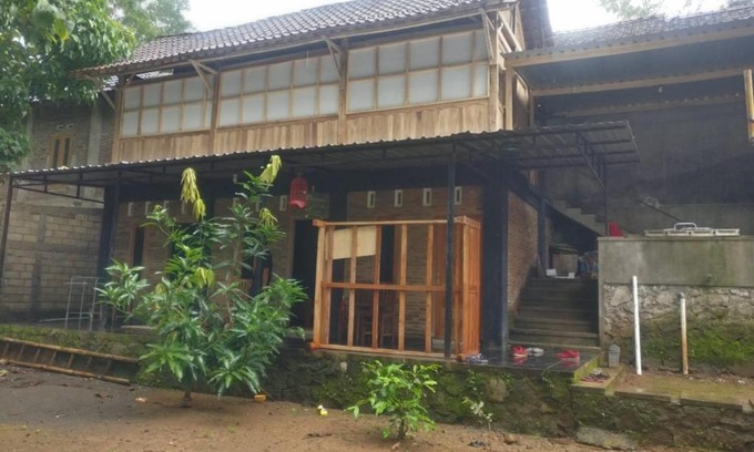 Muntuk Hostel | Homestay Kurnia