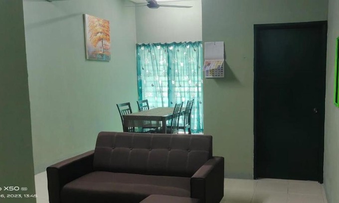 Kampung Tebing Rabak Apartment | Homestay Lumut Perak