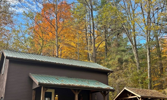 Logan Cabin | Homestead Cottage with hot tub and trails