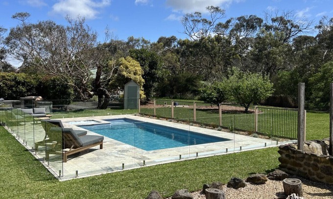 Wallington Cabin | Homestead Pool House, Spa, Basketball, Heated Pool