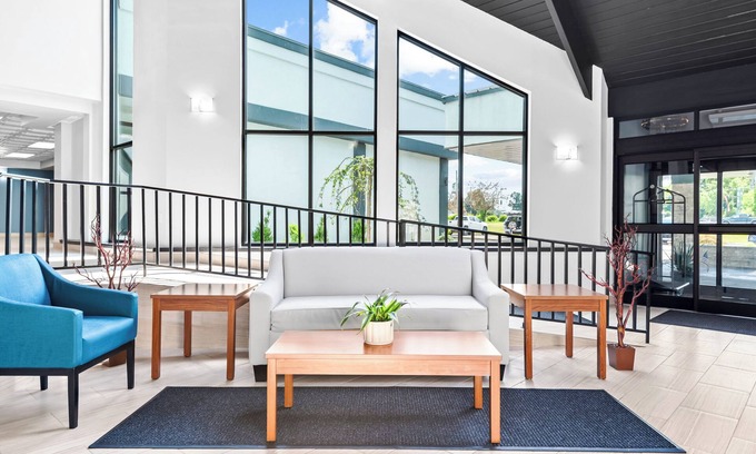 Cortland Hotel | HomeTowne Studios by Red Roof & Conference Center Cortland