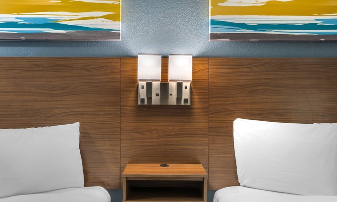 Conestee Hotel | Hometowne Studios Greenville