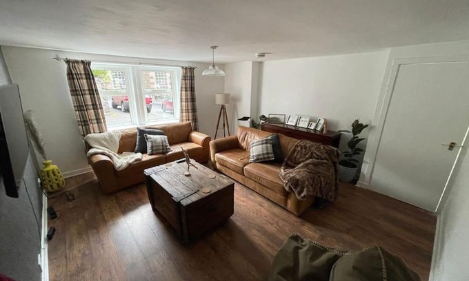 Newburgh House | Honeycomb Cottage