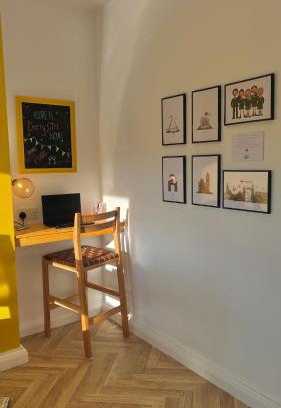 Londonderry House | Honeymoon Row