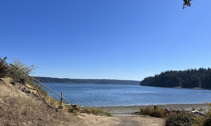 Quilcene House | Hood Canal Haven: Beachy Forrest, family & pet friendly
