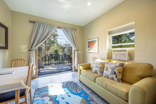 Hood River Apartment | Hood River White Cap