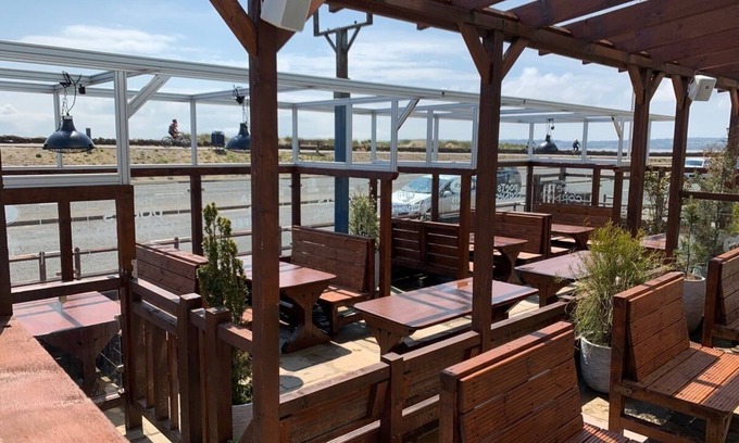 Castle House | Hoopers Sandy Beach Guest Rooms