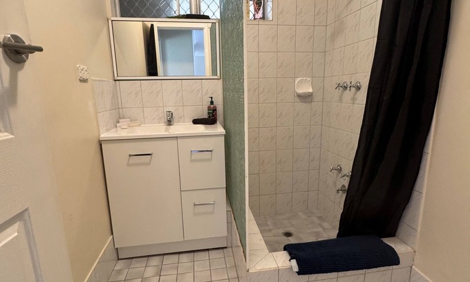 Rivervale Villa | Hop skip and a jump to City and Optus Stadium