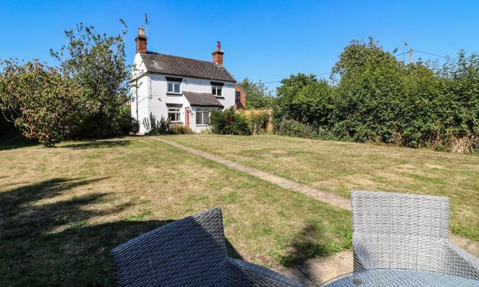 Doveridge House | Hops Cottage