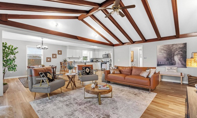 Elizabethtown House | Horsin Around 2-bedroom house in Elizabethtown