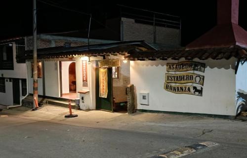 Mongui Hotel | Hospedaje Bonanza