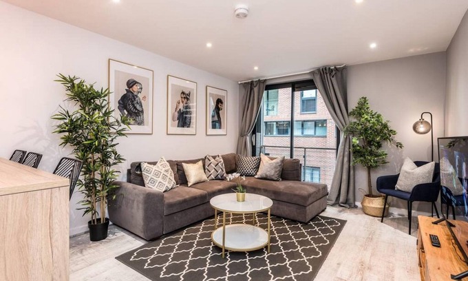 Baltic Triangle Apartment | Host Apartments Baltic Balcony Apt
