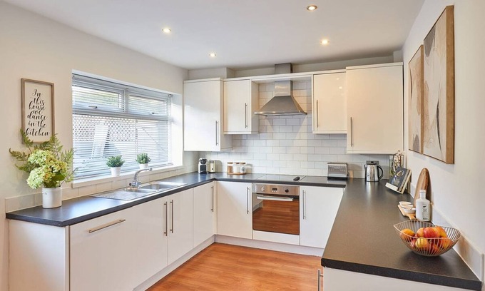 Eaglescliffe House | Host Stay Newsam Crescent