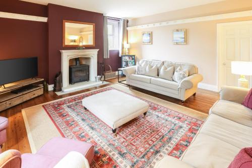 Lesbury House | Host & Stay - Old Reading Room