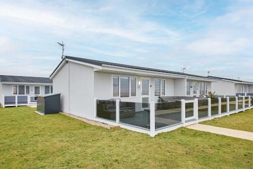 Bridlington Ski Chalet | Host & Stay - Sea View Road