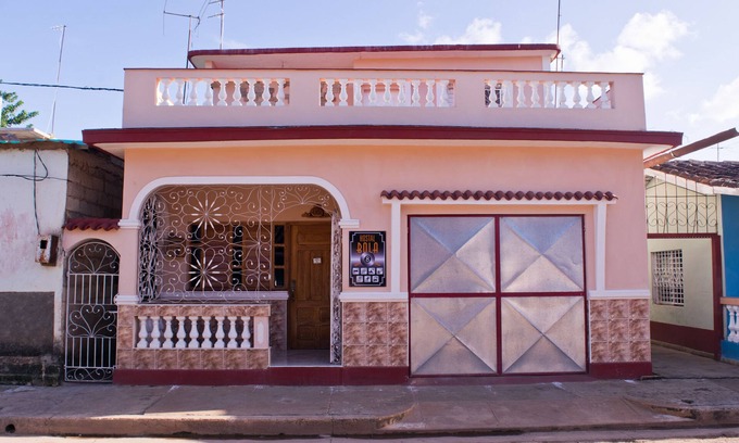 Remedios House | Hostal Bola 8