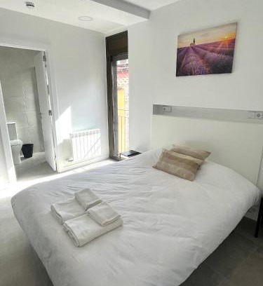 Centre Historic de Manresa Hotel | Hostal La Masia