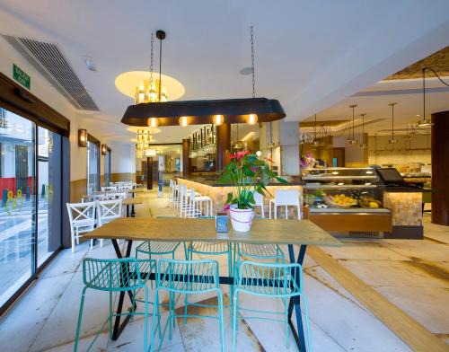 West End Hotel | Hostal Marí