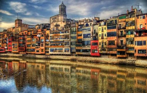 Barri Vell House | Hostal Milana Girona