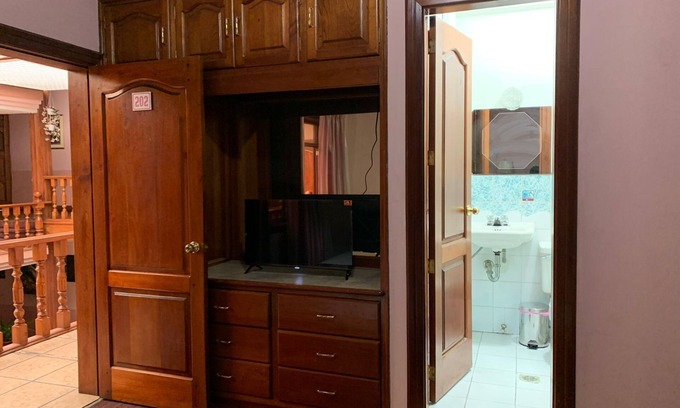 Cuenca Hotel | Hostal Pichincha Internacional