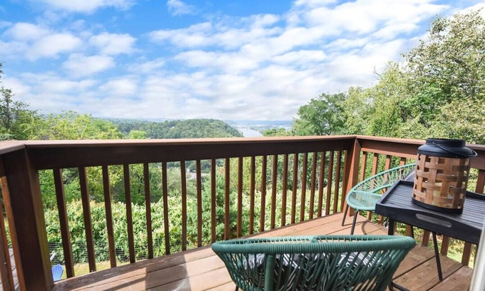 Pittsburgh House | ★ HostWise Stays ★ Ohio River Valley Views in the City!