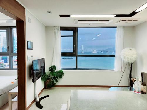Suyeong-Gu Apartment | Hot place