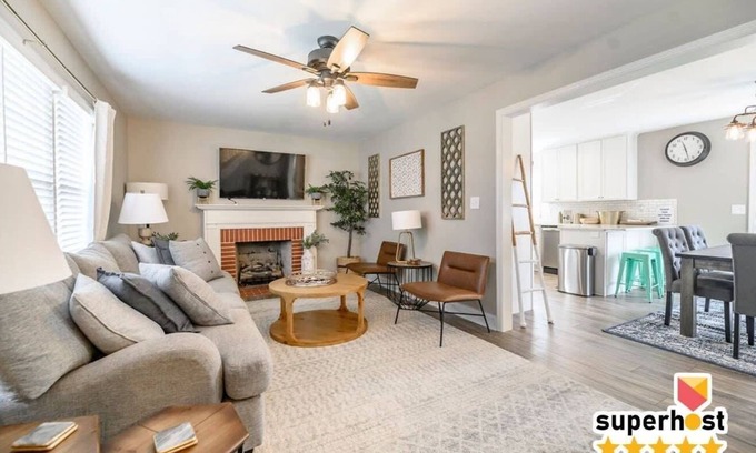 Open Gates House | Hot Tub | 7 Beds | Fire Pit | Patio & Grill