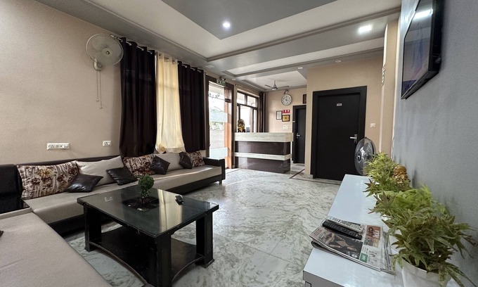 Taj Ganj Hotel | Hotel Aaradhya Residency