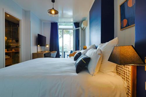 Riou - Petit Juas - Av de Grasse Hotel | Hotel Albert 1er
