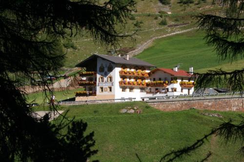 Curon Venosta Hotel | Hotel Alpenfriede