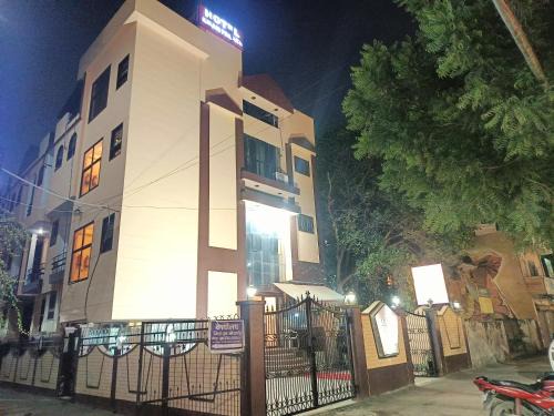 Civil Lines Hotel | Hotel AMAN PALACE