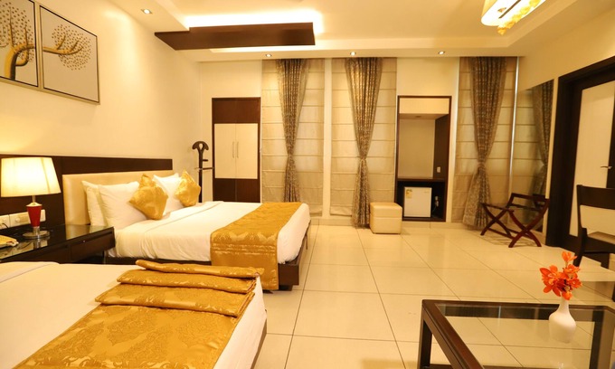 New Delhi Hotel | Hotel Amrapali Grand