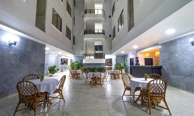 Barrio Centro Hotel | Hotel Axis Inn By GEH Suites