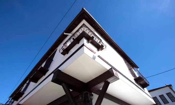 Korce House | Hotel Bujtina e Bardhe