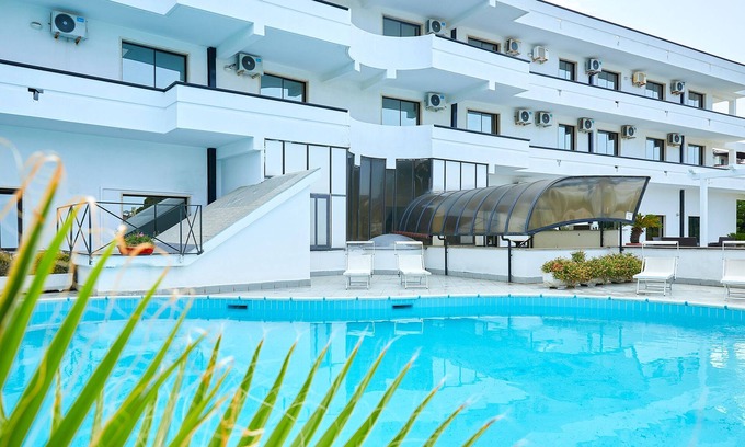 Laura Hotel | Hotel Clorinda