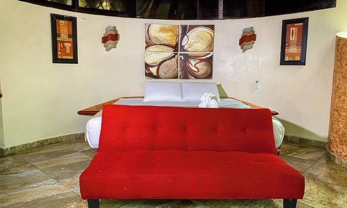 Tohoku House | HOTEL COCOS CABAÑAS - KING SUITE ROJA