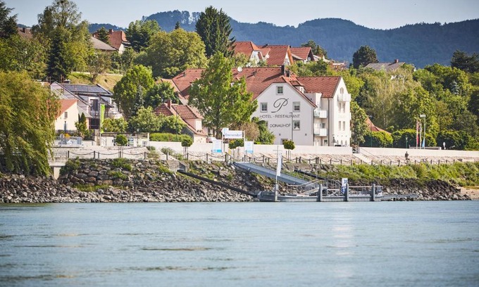 Emmersdorf an der Donau Hotel | Hotel Donauhof