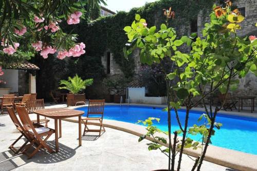Arles City Centre Hotel | Hotel Du Forum