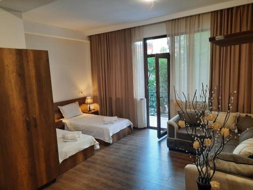 Kutaisi House | Hotel Goldenera