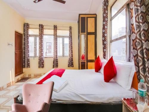 Delhi Hotel | HOTEL GRAND VILLA Laxmi Nagar